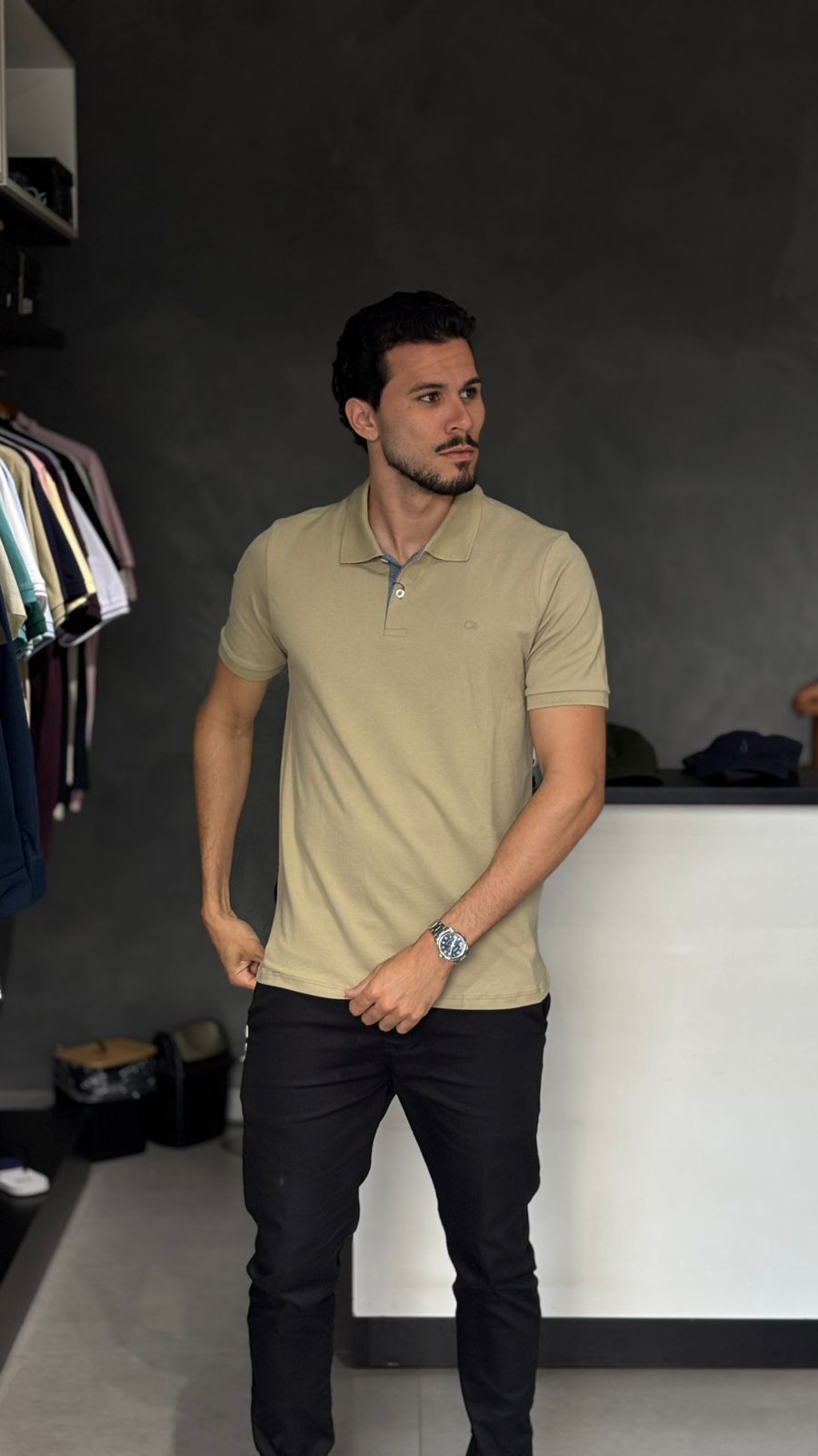 Camisa Polo Masculina Básica Bege em Piquet