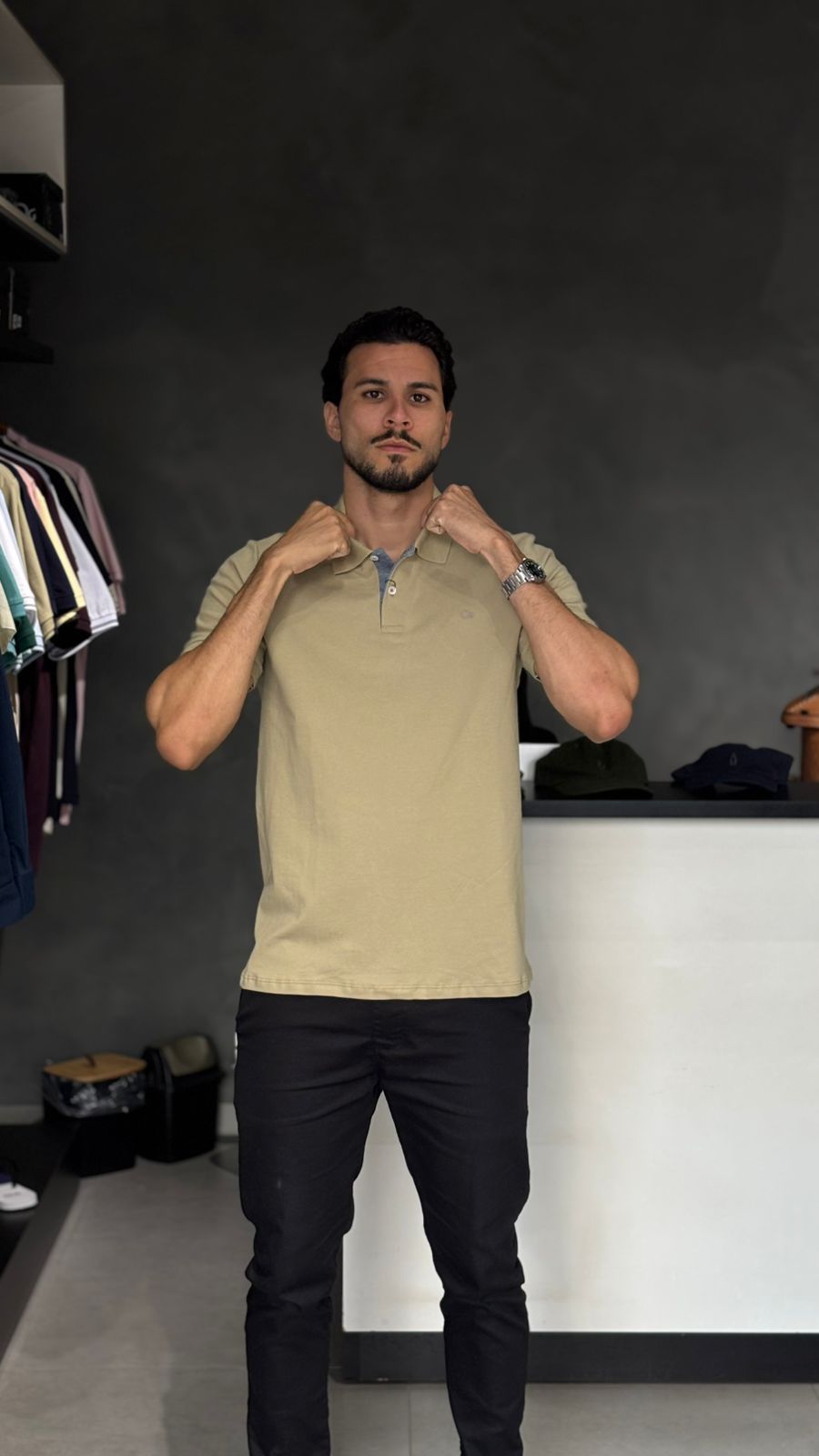 Camisa Polo Masculina Básica Bege em Piquet